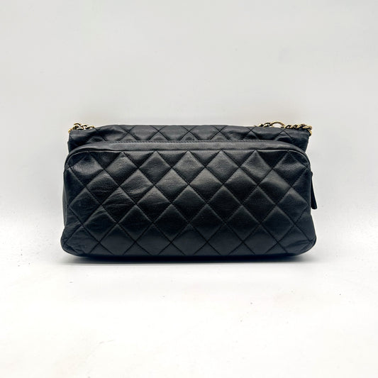 Chanel Corrente Dupla Pele Acolchoada Preta - vista traseira