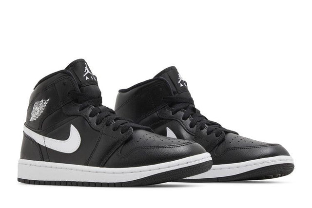 Air Jordan 1 Mid Black White