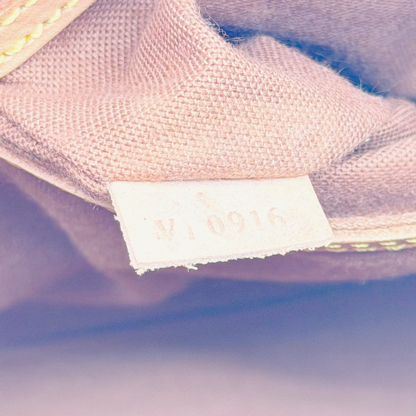 Louis Vuitton Alma Toile Monogram - étiquette cuir intérieure