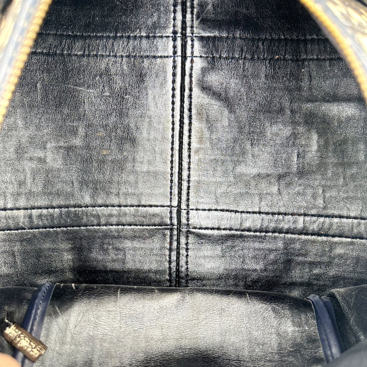 Dior Boston Toile Trotter Bleu Marine - intérieur, doublure sombre