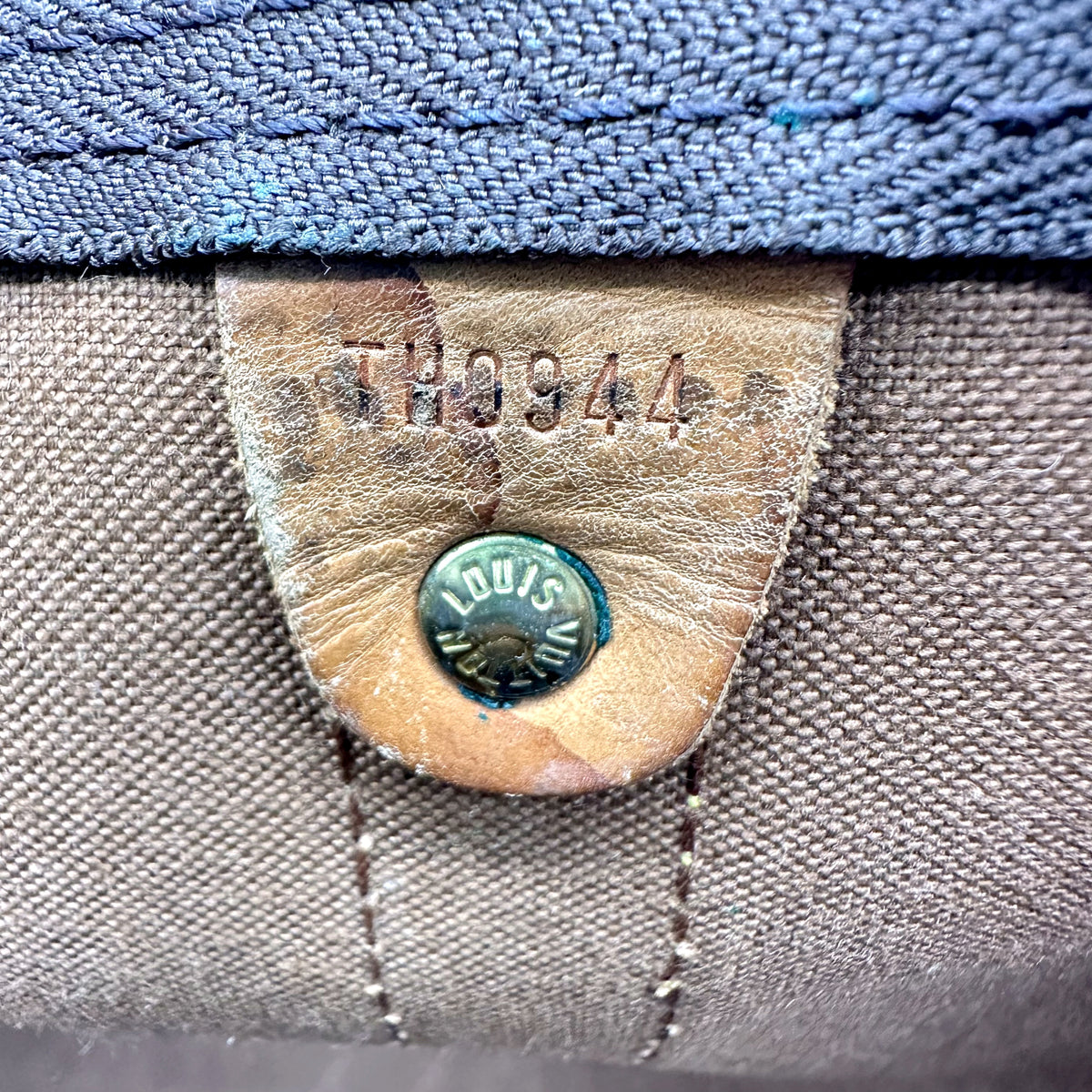 Louis Vuitton Keepall 50 Bandoulière Toile Monogram - intérieur, patte de cuir et code date