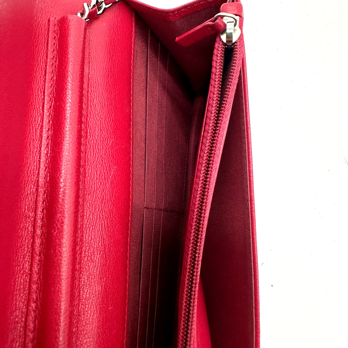 Chanel Wallet on Chain Cuir Framboise - intérieur, poche zippée ouverte