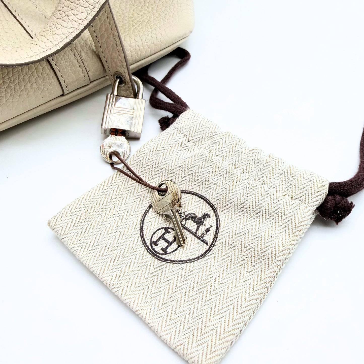Hermès Picotin 18 cuir grainé crème - cadenas, clés et pochette en toile