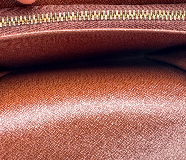 Louis Vuitton – Porte-Monnaie / Portefeuille Monogram