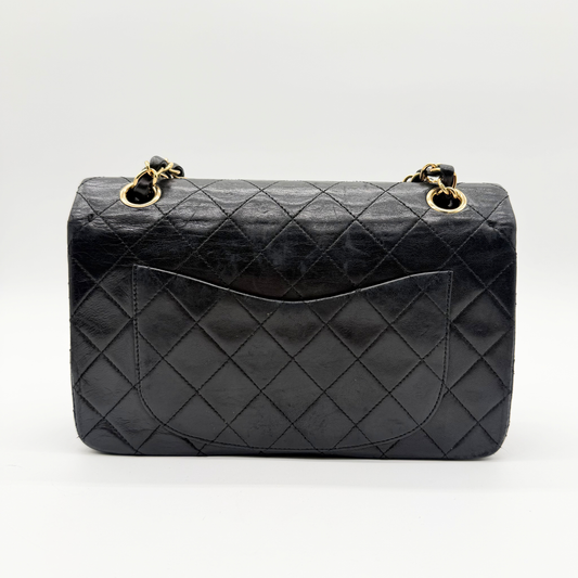 Chanel – Timeless Double Flap 23 cm Schwarzes Steppleder
