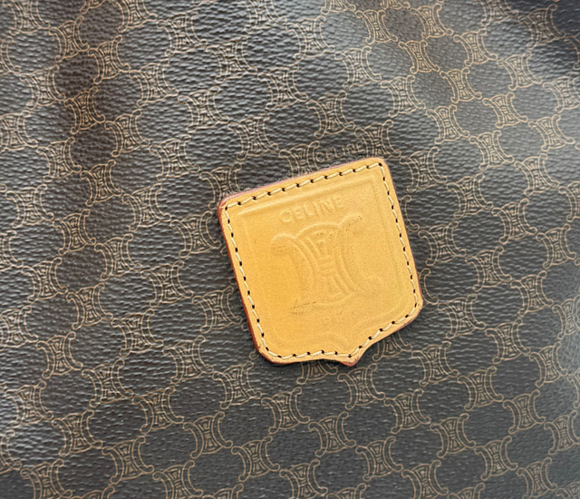 Céline – Seau Macadam Triomphe