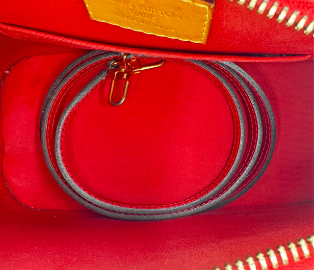 Louis Vuitton – Alma BB Vernis Rouge