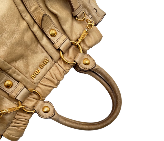 Miu Miu – Sac en cuir beige avec bandoulière