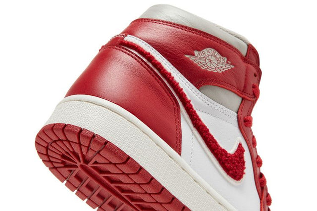 Air Jordan 1 High OG Varsity Red (Chenille)