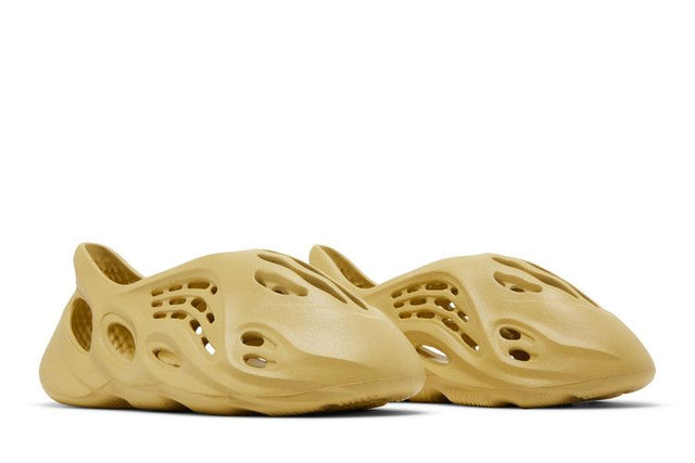 Adidas Yeezy Foam RNNR Sulfur