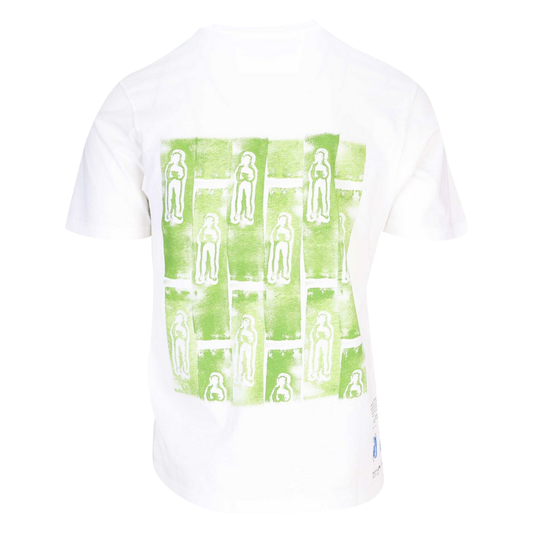 Cremefarbenes T-Shirt mit dem maritimen Logo „C.P.“ auf der Vorder- und Rückseite.