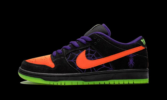 Nike SB Dunk Low "Night of Mischief" - BQ6817-006