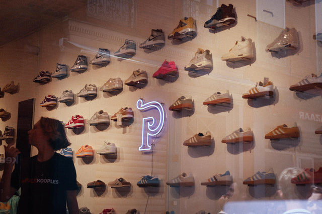 SNEAKERS