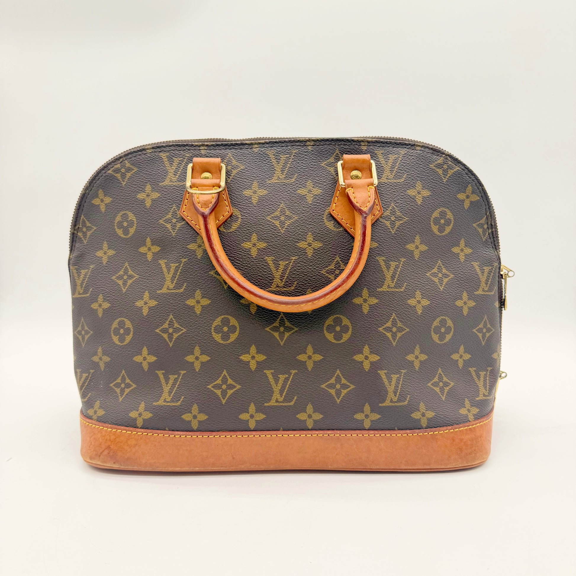 Louis Vuitton Alma Toile Monogram - vue de face