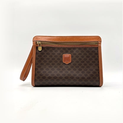 Céline Pochette Toile Macadam - vue de face, dragonne et écusson de cuir