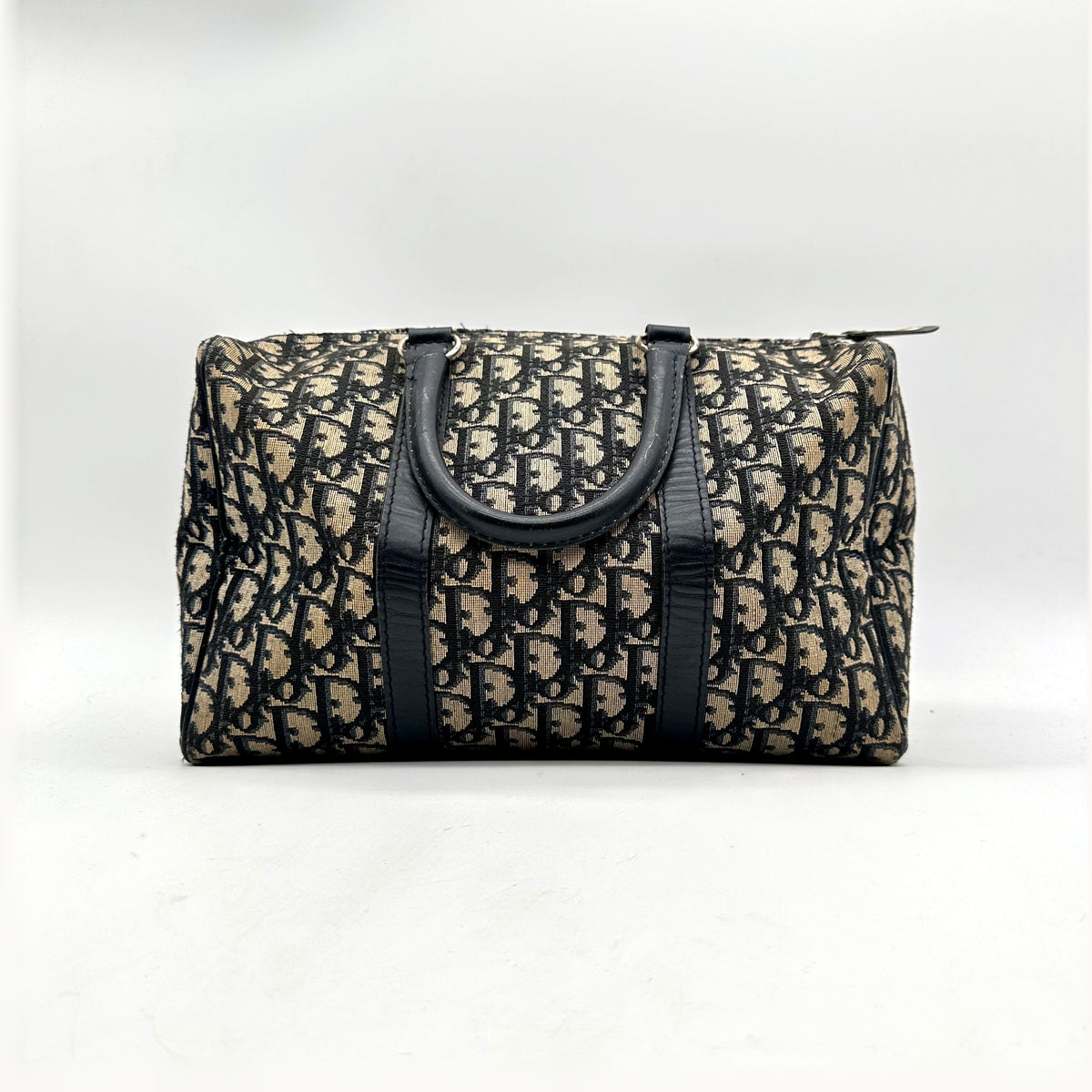 Dior Boston 30 Toile Trotter - vue de face, anses et bandes de cuir
