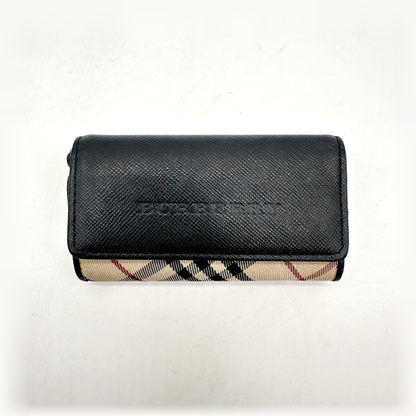 Burberry Étui à clés Toile Check - vue de face, rabat en cuir noir fermé