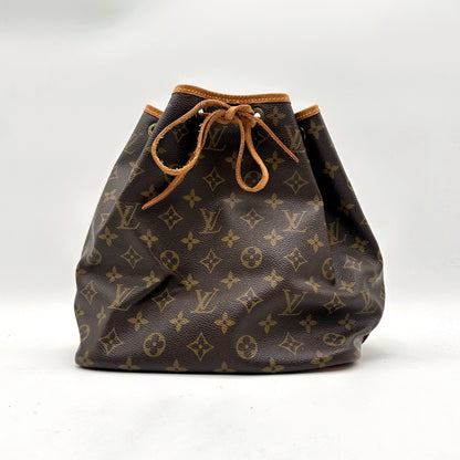 Louis Vuitton Petit Noé Toile Monogram - vue de face, cordon coulissant fermé