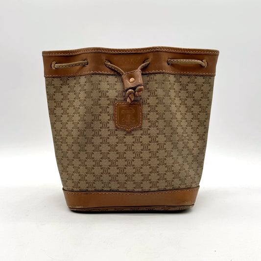 Céline Seau Toile Macadam Beige - vue de face, cordon coulissant et écusson de cuir