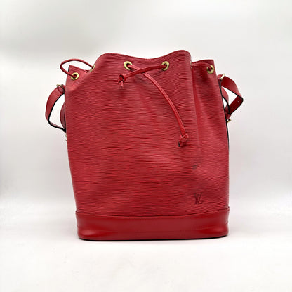 Louis Vuitton Noé Cuir Épi Rouge - vue de face, cordon coulissant fermé