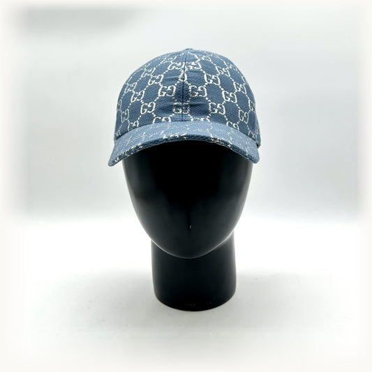 Gucci Casquette Toile GG Bleue - vue de face sur présentoir