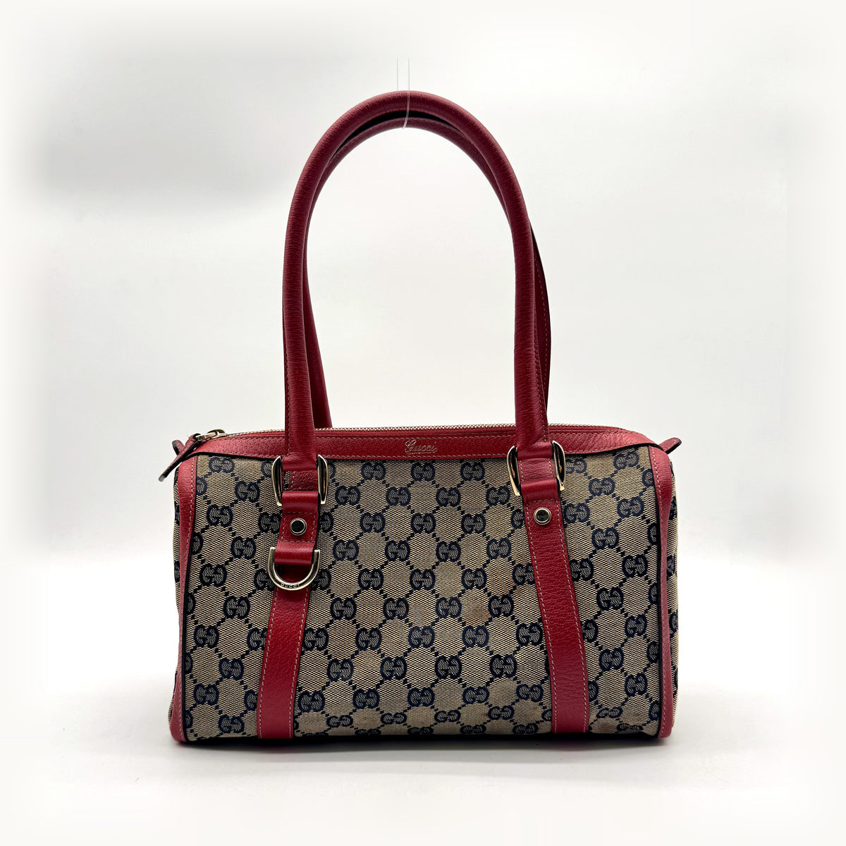 Gucci Boston Abbey Toile GG et Cuir Rouge - vue de face, anses et bandes de cuir