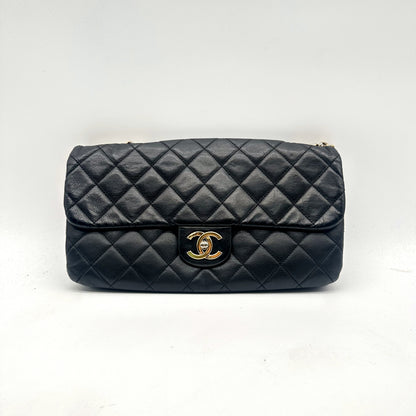 Chanel Double Chaîne Cuir Matelassé Noir - vue de face, rabat et fermoir CC