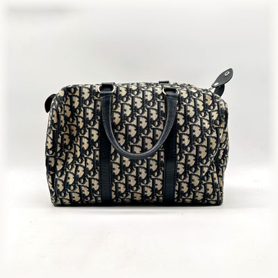 Dior Boston Toile Trotter Bleu Marine - vue de face, anses et zip