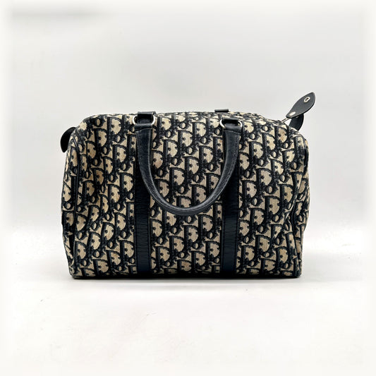 Dior Boston Toile Trotter Bleu Marine - vue de face, anses et zip