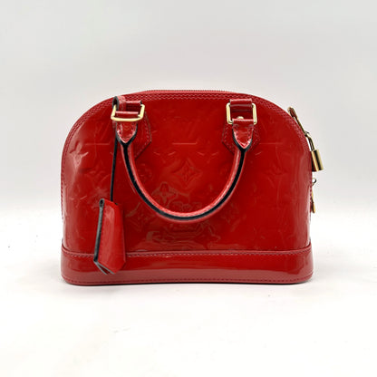Louis Vuitton Alma BB Cuir Vernis Rouge - vue de face, anses et cadenas