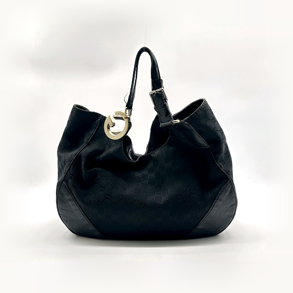 Gucci Hobo Toile GG Noir - vue de face, anse et anneau GG