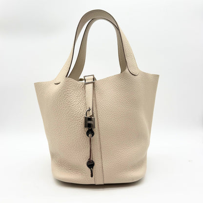Hermès Picotin 18 cuir grainé crème - face avant avec cadenas et clés