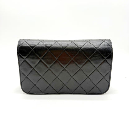 Chanel Wallet on Chain cuir d'agneau matelassé noir - face arrière matelassée