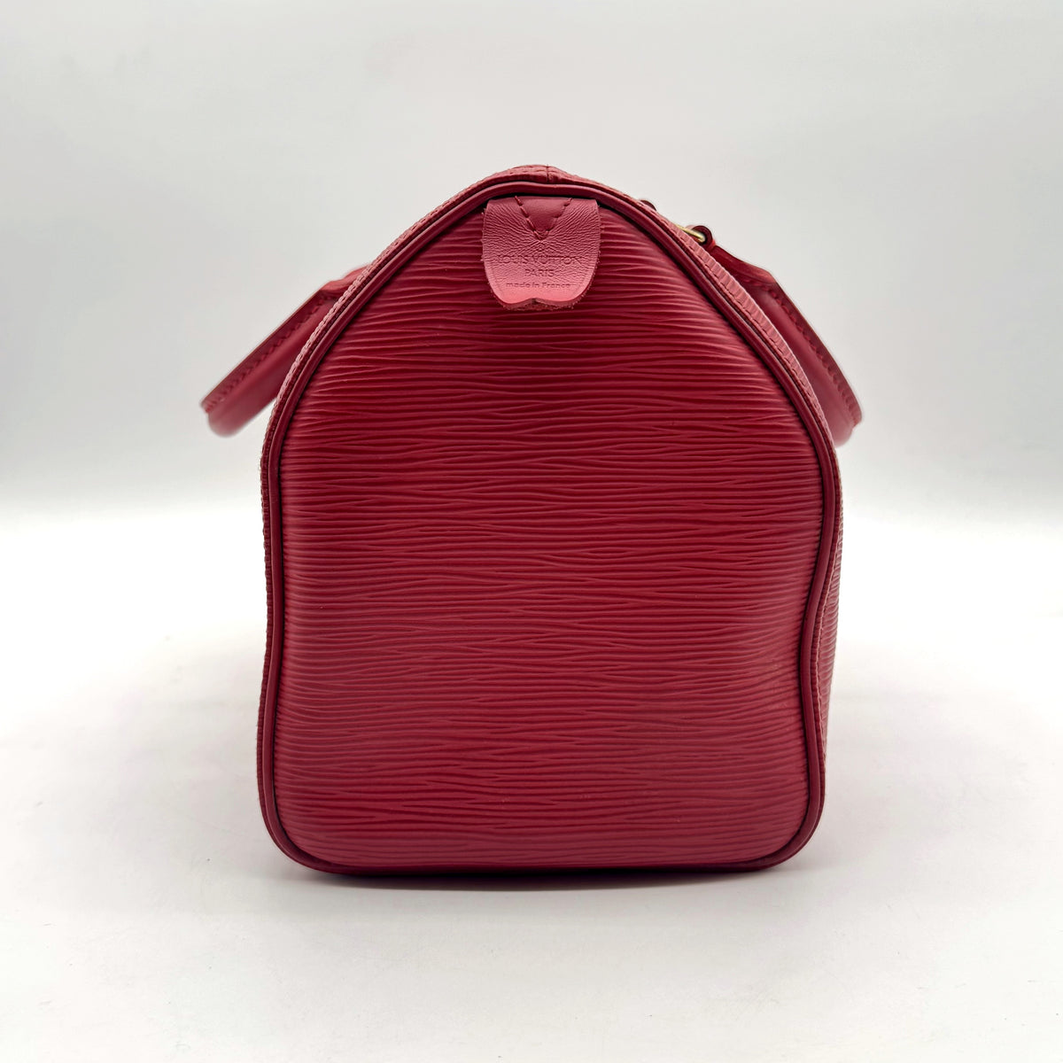 Louis Vuitton Speedy 25 Cuir Épi Rouge - vue d'un bout, extrémité du sac
