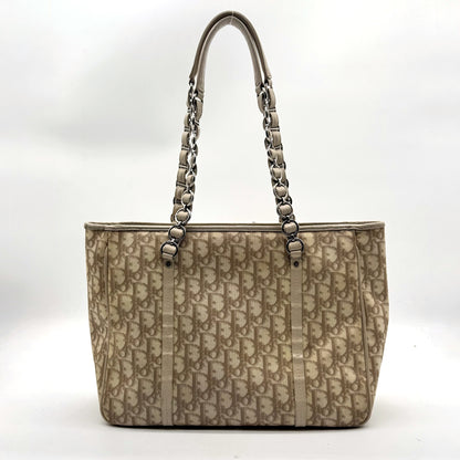 Dior Cabas Toile Trotter Beige - vue de face, cabas posé