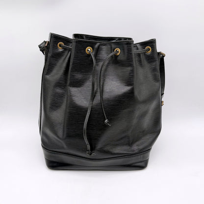Louis Vuitton Noé Cuir Épi Noir - vue de face, sac posé