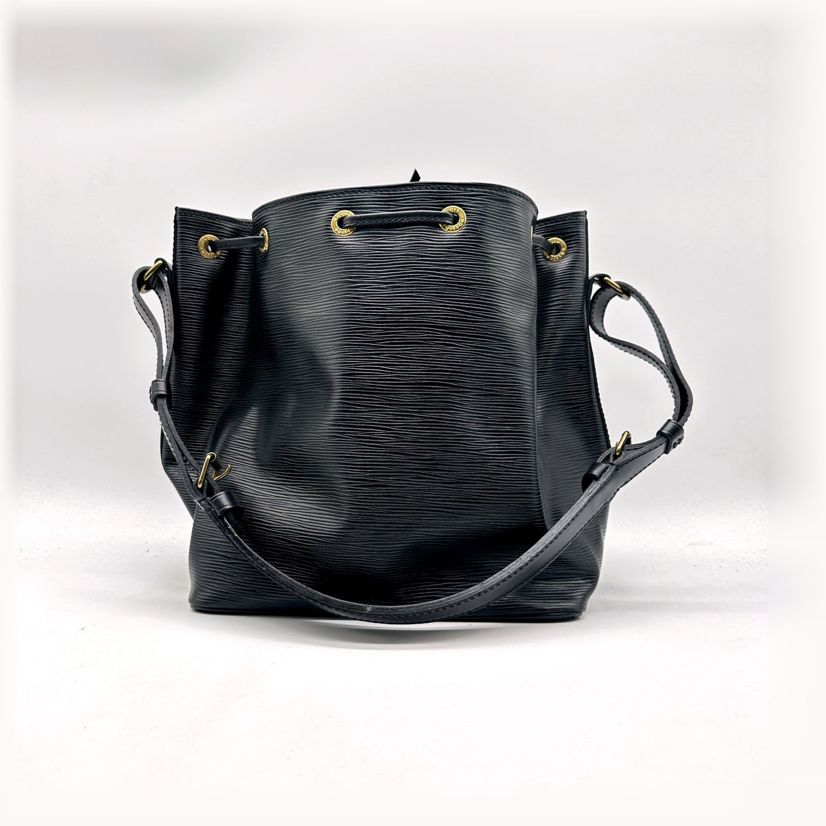 Louis Vuitton Petit Noé Cuir Épi Noir - vue de dos