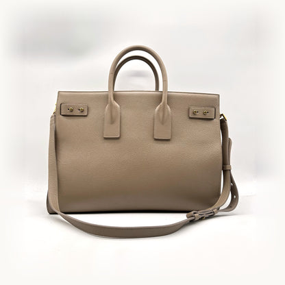 Saint Laurent Bandoulière Cuir Grainé Taupe - vue de dos, bandoulière amovible