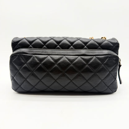 Chanel Sac à rabat matelassé cuir d'agneau - dos avec poche zippée pleine largeur