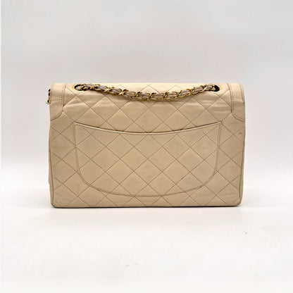 Chanel Diana Cuir d'agneau Beige - vue de dos, poche plaquée