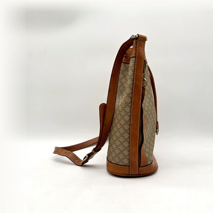 Céline Seau Toile Macadam Beige - profil, largeur du seau
