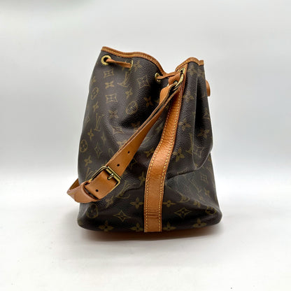 Louis Vuitton Petit Noé Toile Monogram - profil et bandoulière réglable