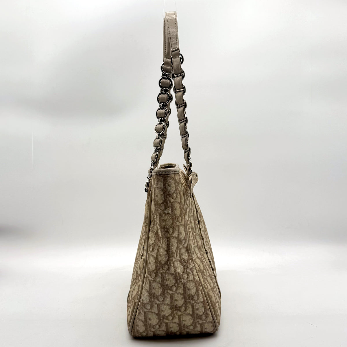Dior Cabas Toile Trotter Beige - profil, épaisseur du sac