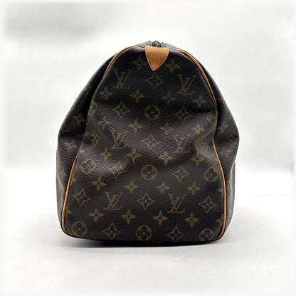 Louis Vuitton Keepall 45 Toile Monogram - vue d'un bout, extrémité du sac