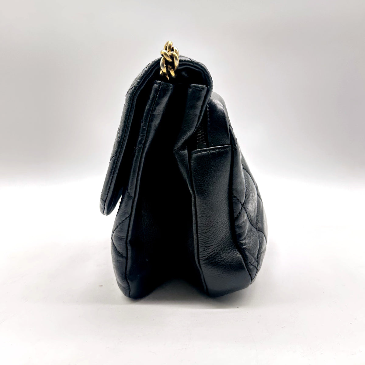 Chanel Double Chaîne Cuir Matelassé Noir - profil, épaisseur du sac