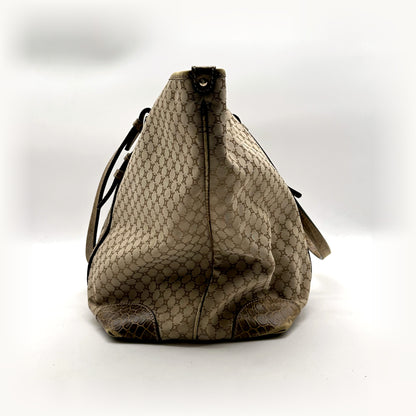 Céline Tote Toile Macadam Beige - profil, flanc du cabas