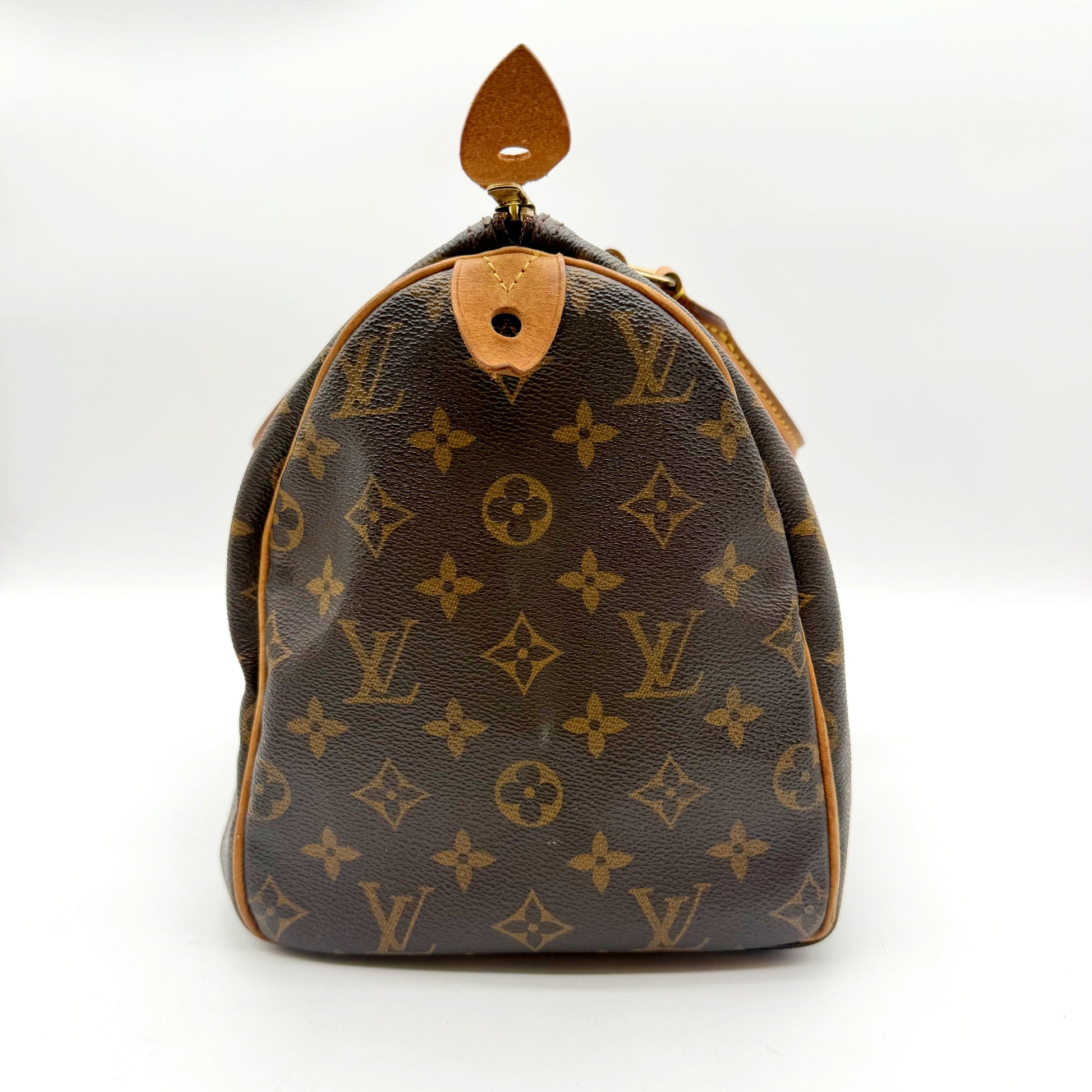Louis Vuitton Speedy 30 toile Monogram - côté opposé avec patte de fermeture