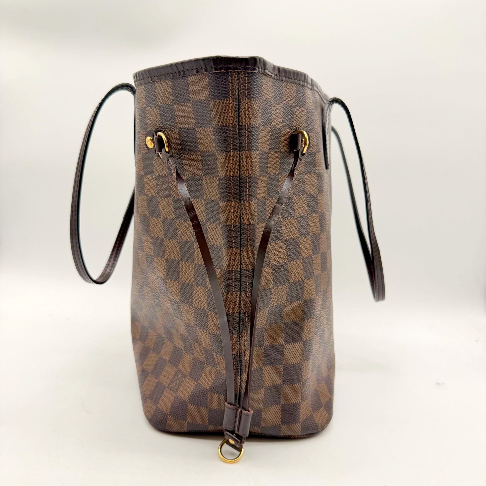 Louis Vuitton Neverfull MM toile Damier Ebene - profil et soufflet lateral