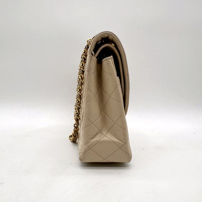 Chanel Diana Cuir d'agneau Beige - profil, épaisseur du sac