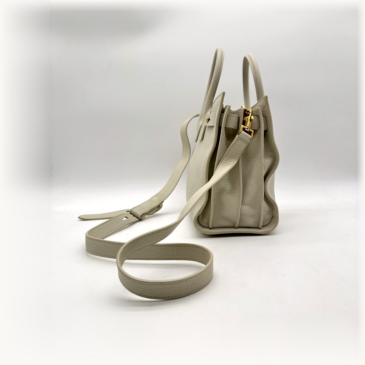Saint Laurent Sac de Jour Baby Cuir Grainé Blanc Cassé - profil opposé et bandoulière